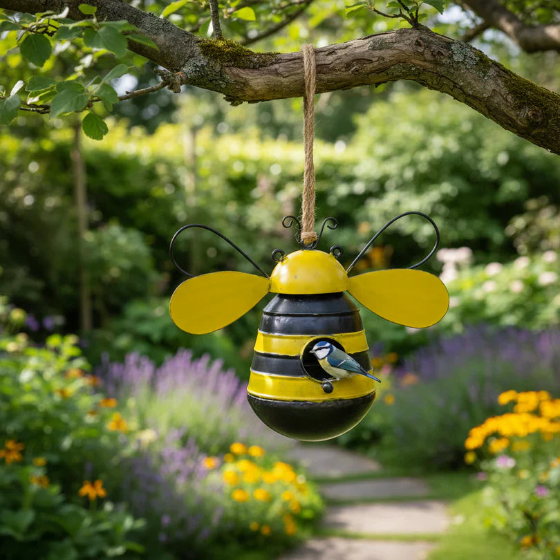 Birdhouses & Insect Hotels