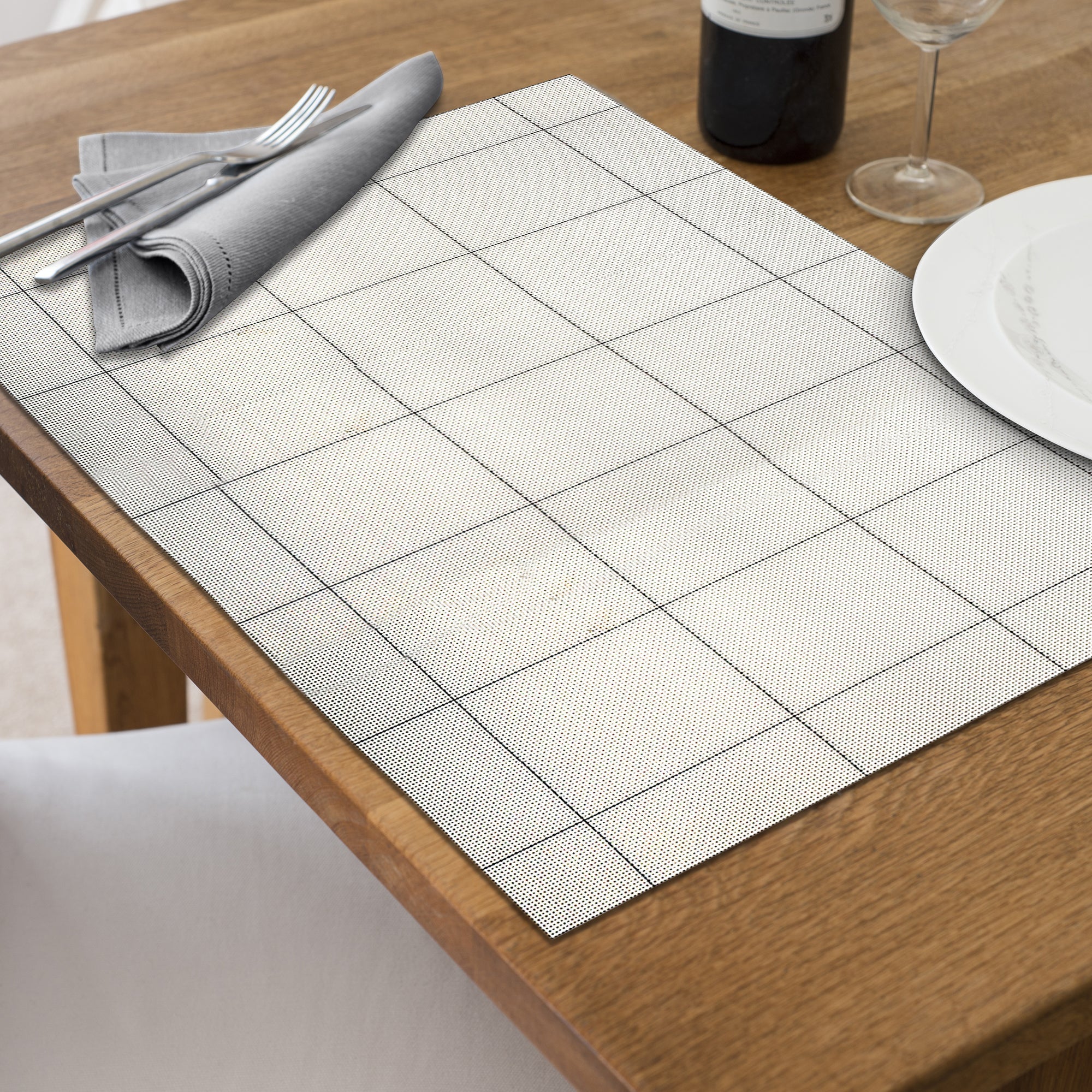 White & Black Square Woven PVC Placemat Set of 4 – Durable Tableware, Easy-Clean Mats