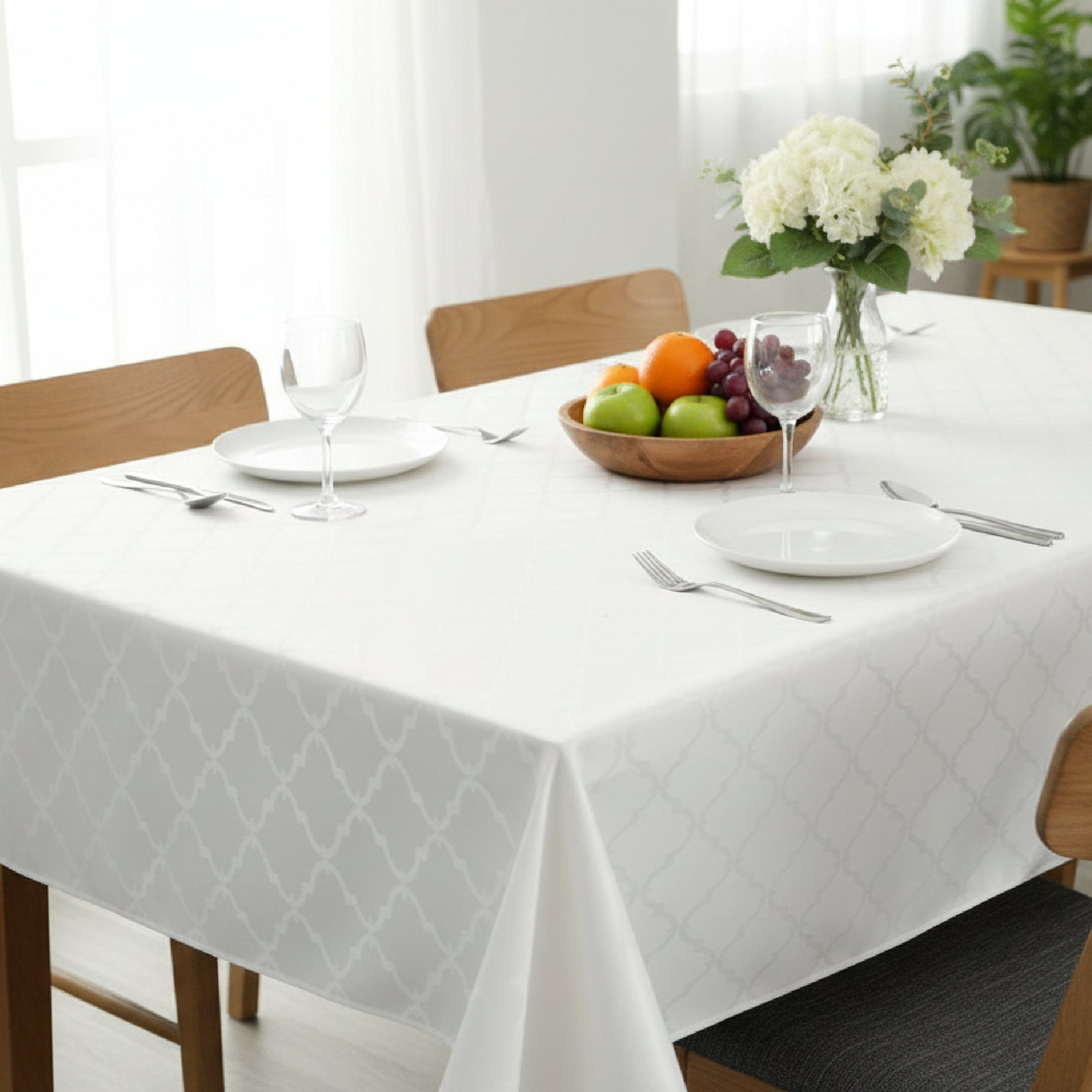 Classic White Lattice Pattern Tablecloth, 52" x 70"