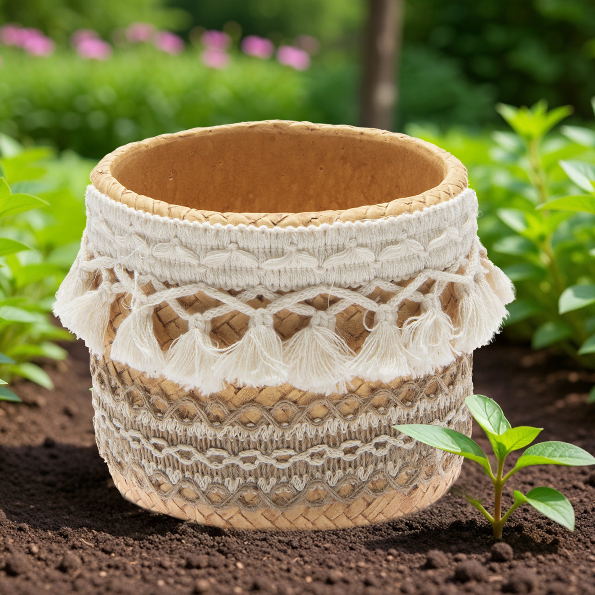 5.5" Casira Round Stone-Weave Planter with Decorative Tassel Accent