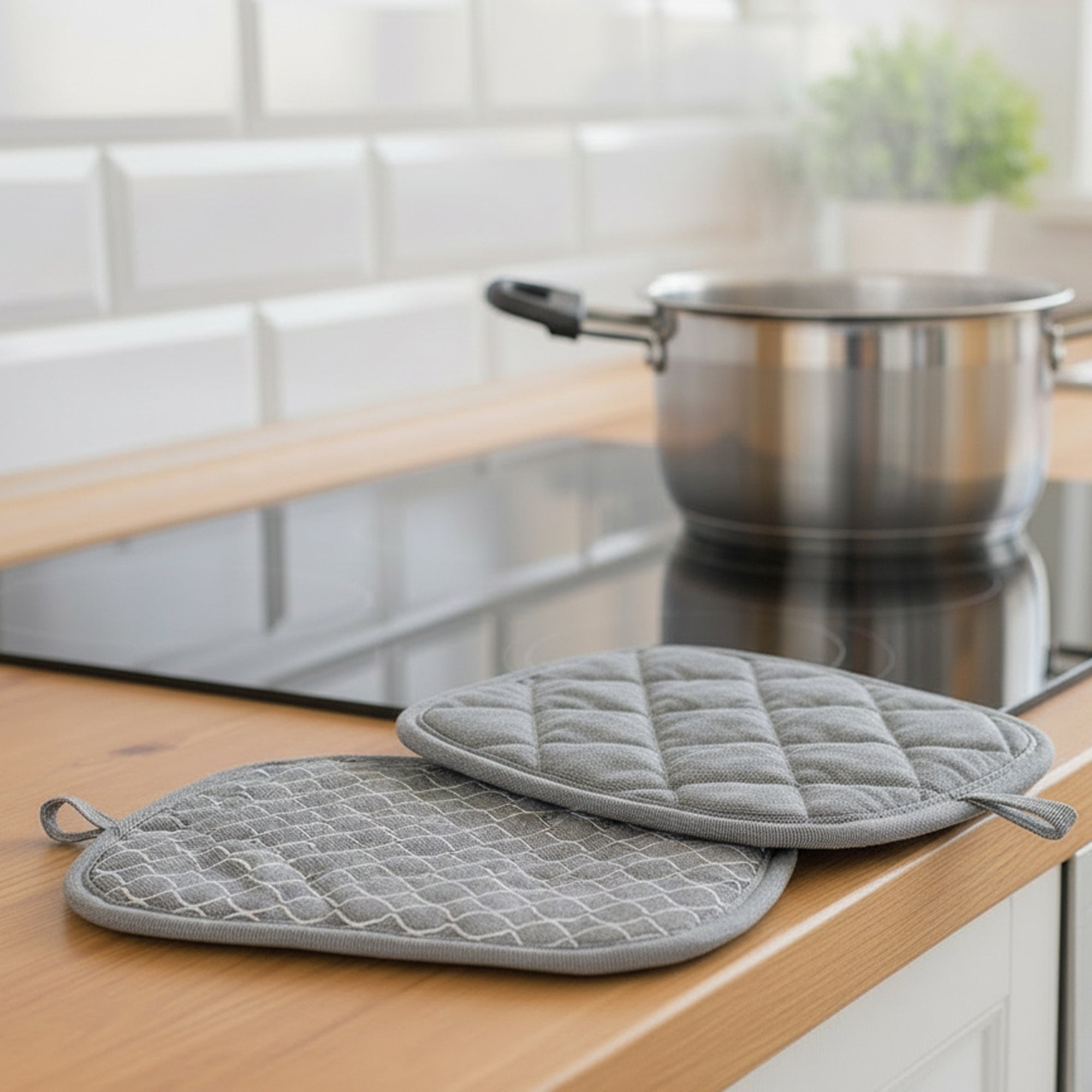Solid Gray Heat-Resistant Silicone Pot Holder - Set of 2