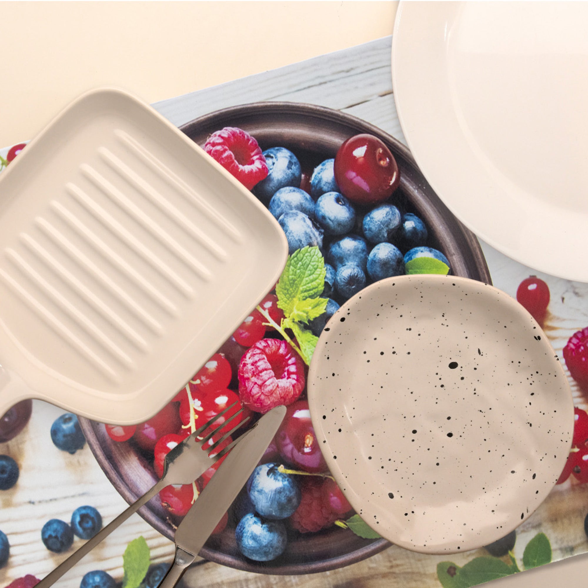 Wild Berries Illustrated Plastic Table Placemat - Set of 12