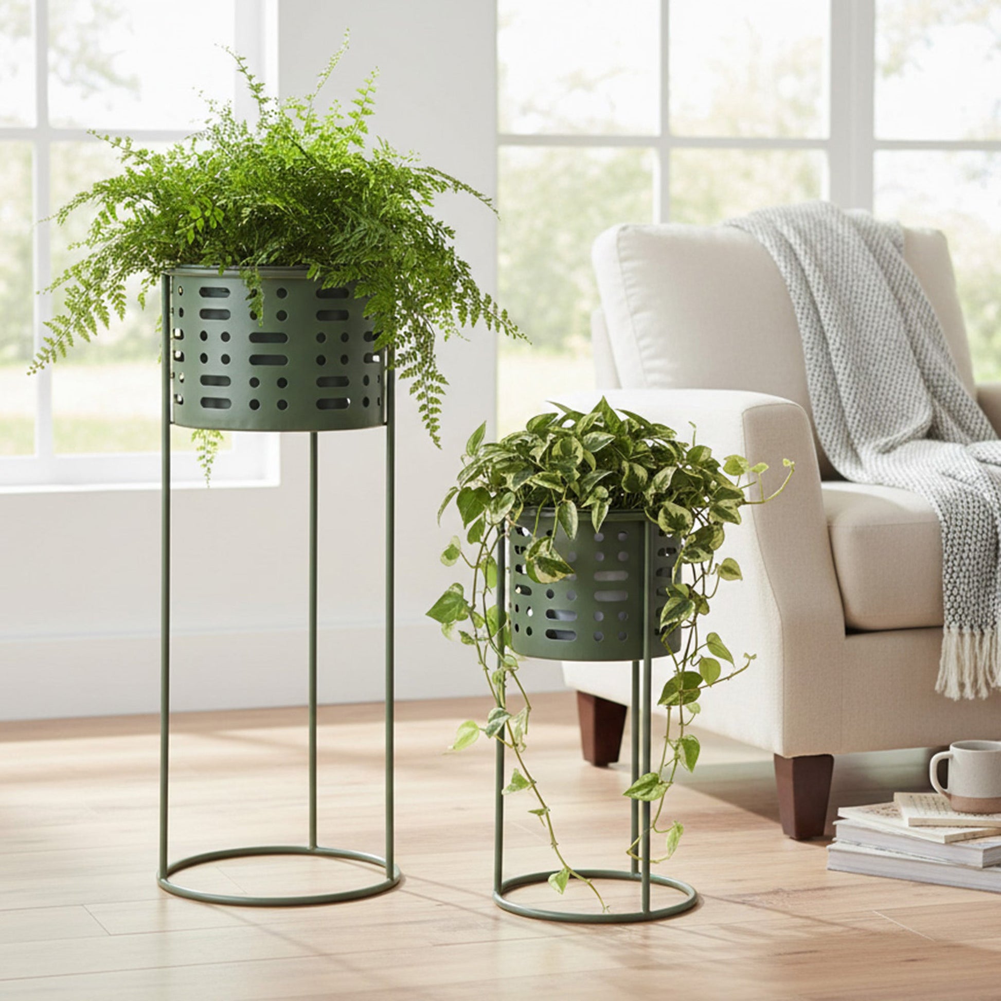 Set of Two Round Metal Plant Display Stands