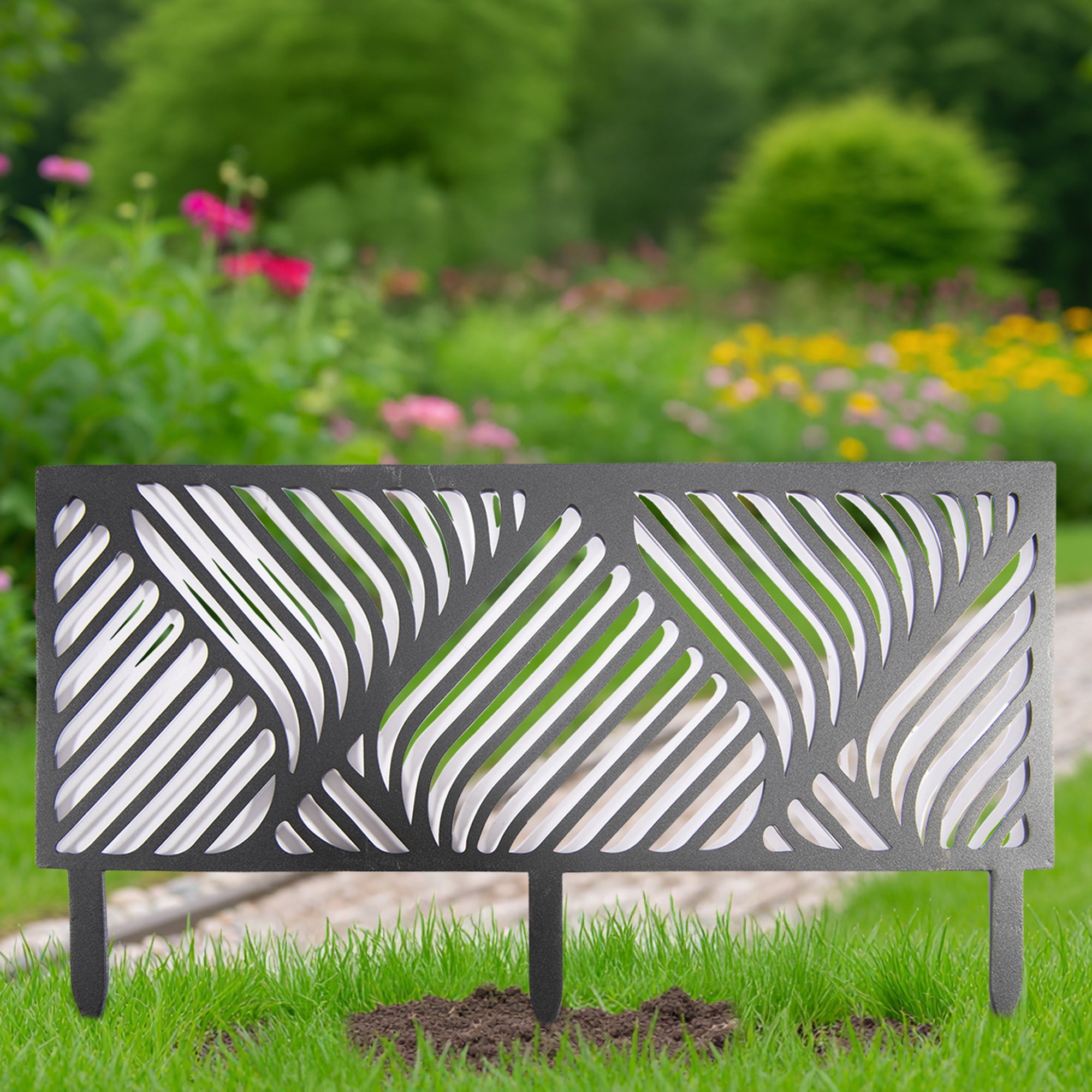 Stripe Leaf Metal Garden Border Fence - Set of 2