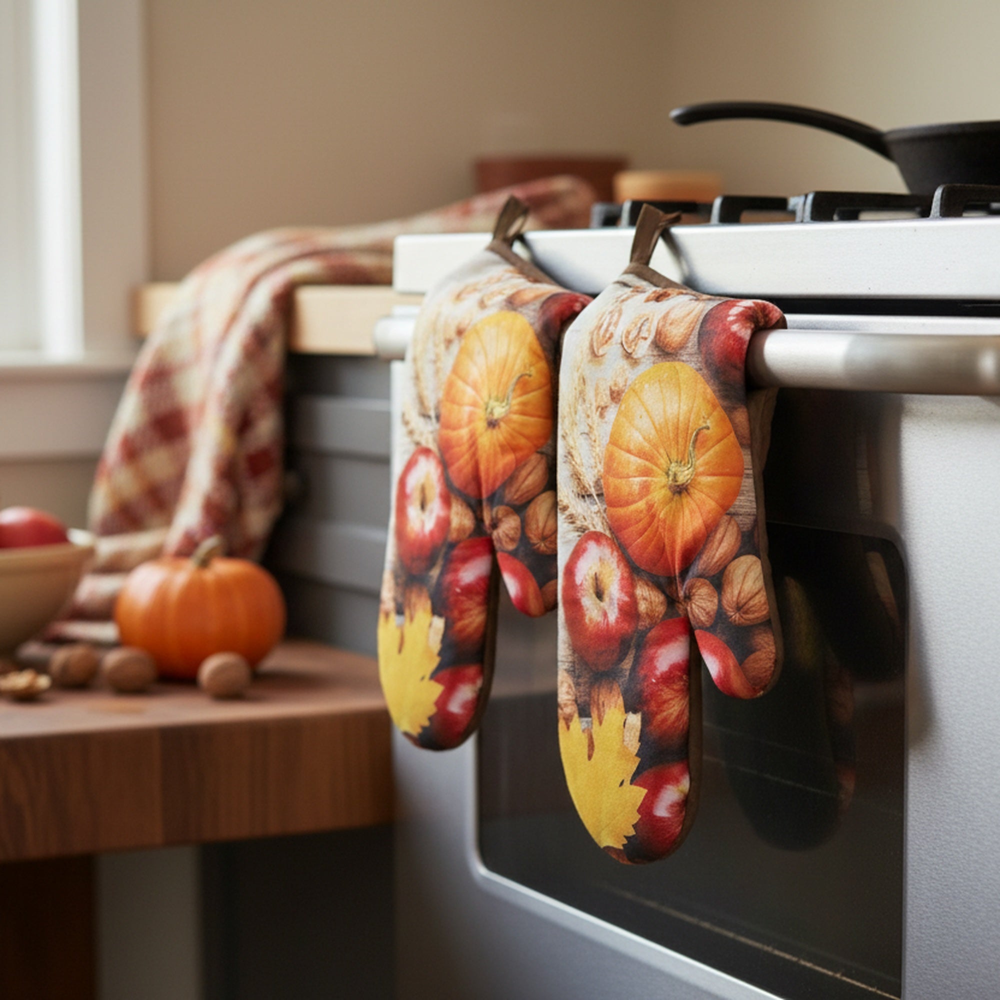 14" Oven Mitts 2 Piece Pumpkin Apple, Fall Harvest, Holiday Decor- Set of 2