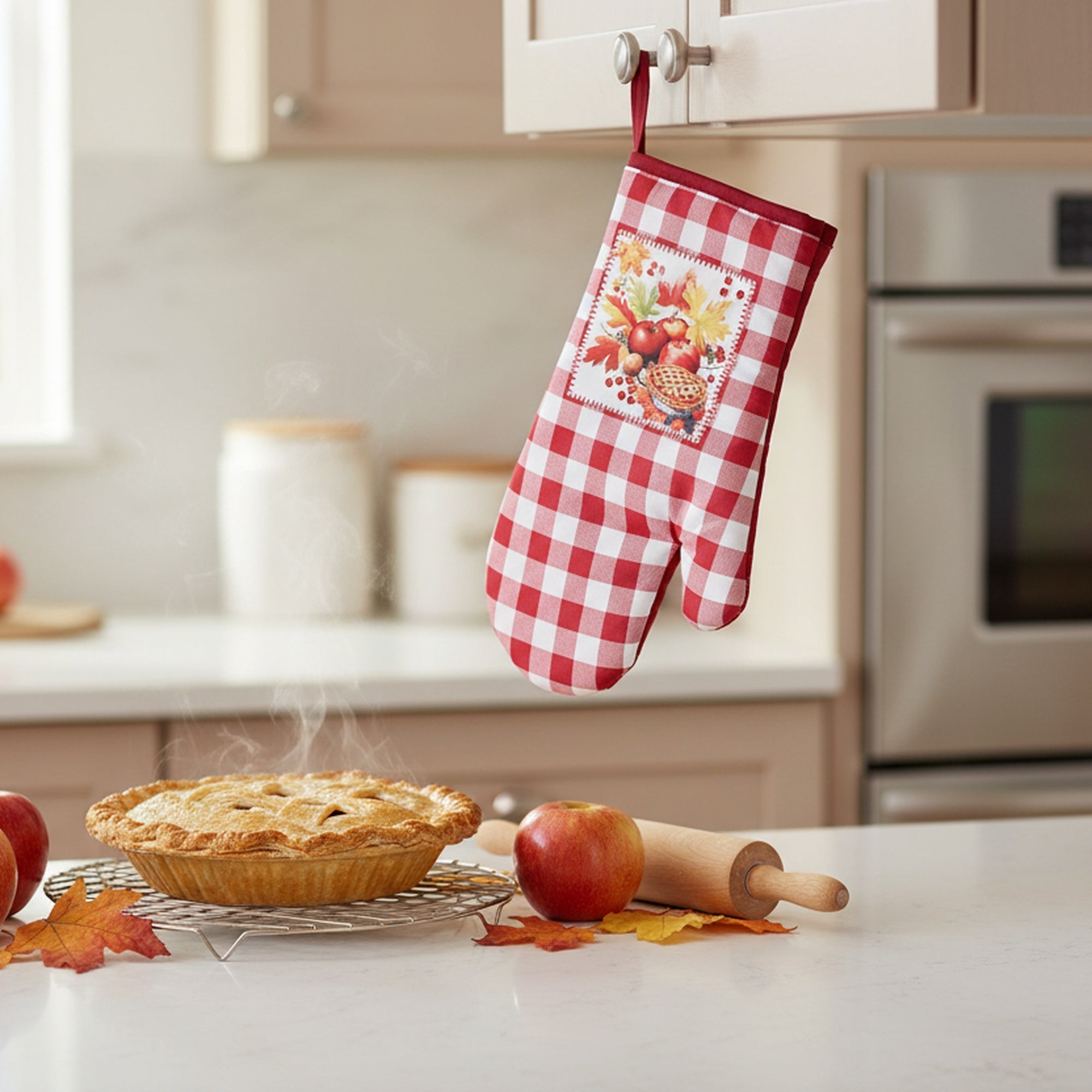 12" Oven Mitt Red Plaid Apple Pie, Oven Mitt, Holiday Decor- Set of 2