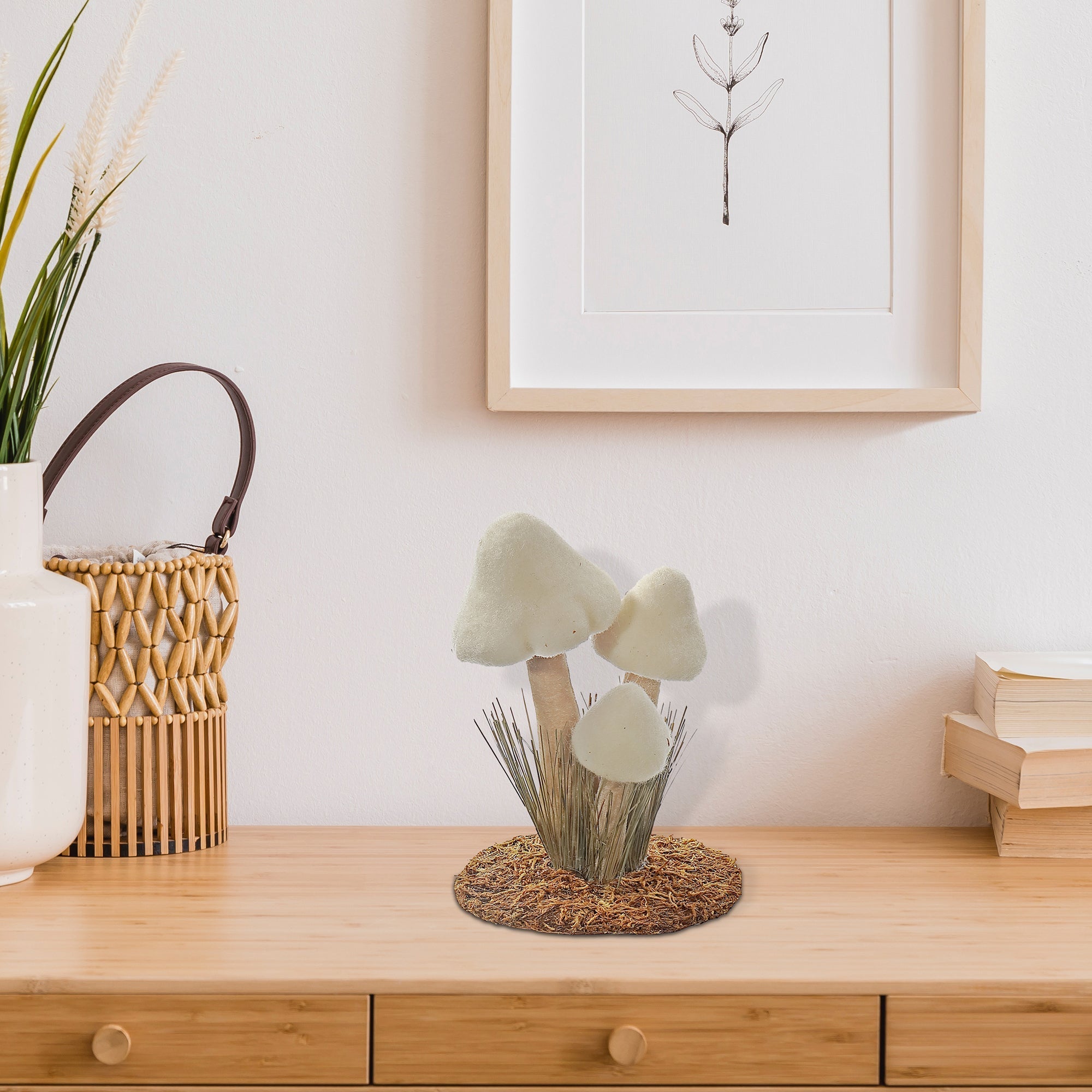 White Triple Mushroom Decoration, Whimsical Mushroom Decor, Nature Inspired Tabletop Decoration