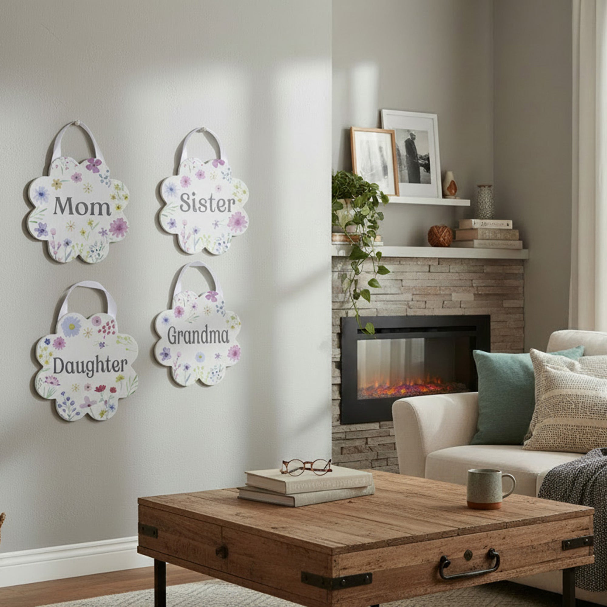 Assorted Hanging Wood Flower Sign for Mom, Grandma, Sister, Daughter - Set of 4