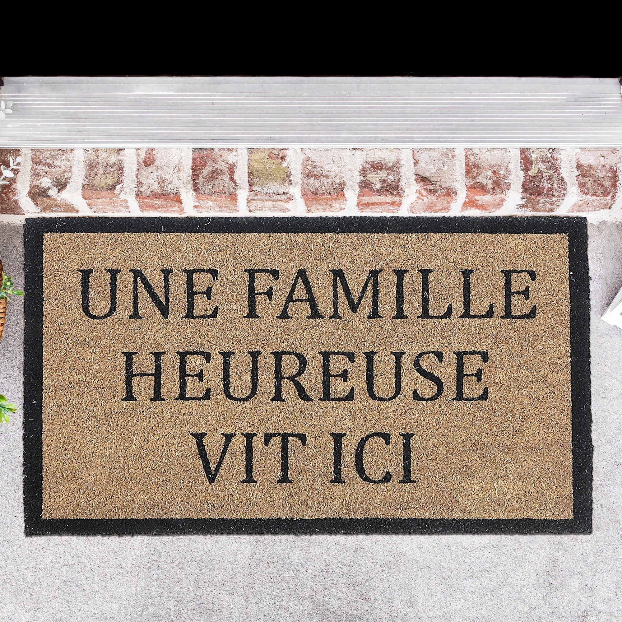 Coir Door Mat "Une Famille Heureuse Vit Ici", 16x48 Inch, Natural Fiber Welcome Mat, Entryway Decor