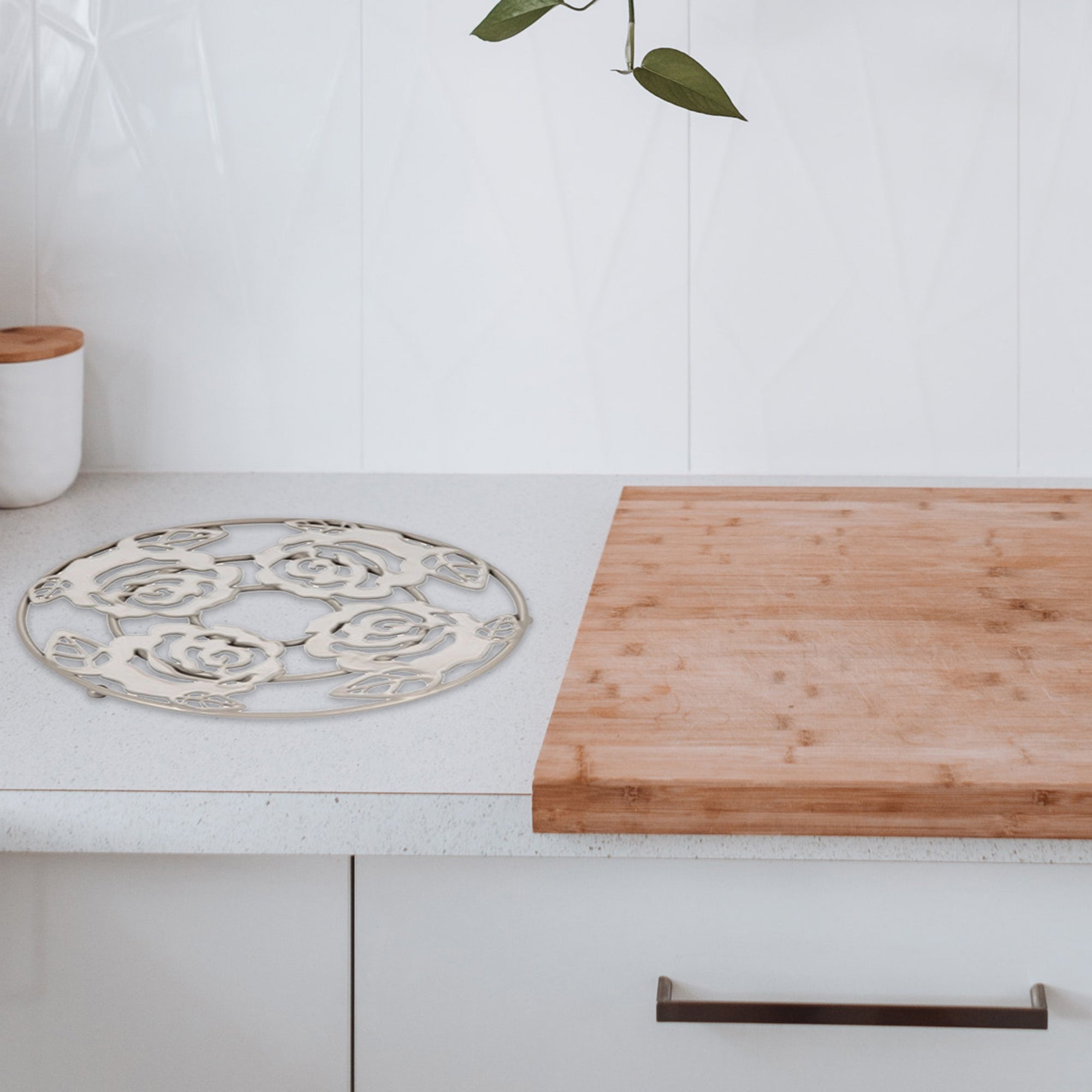 White Rose Round Trivet - Set of 2 Decorative Heat Resistant Kitchen Trivets