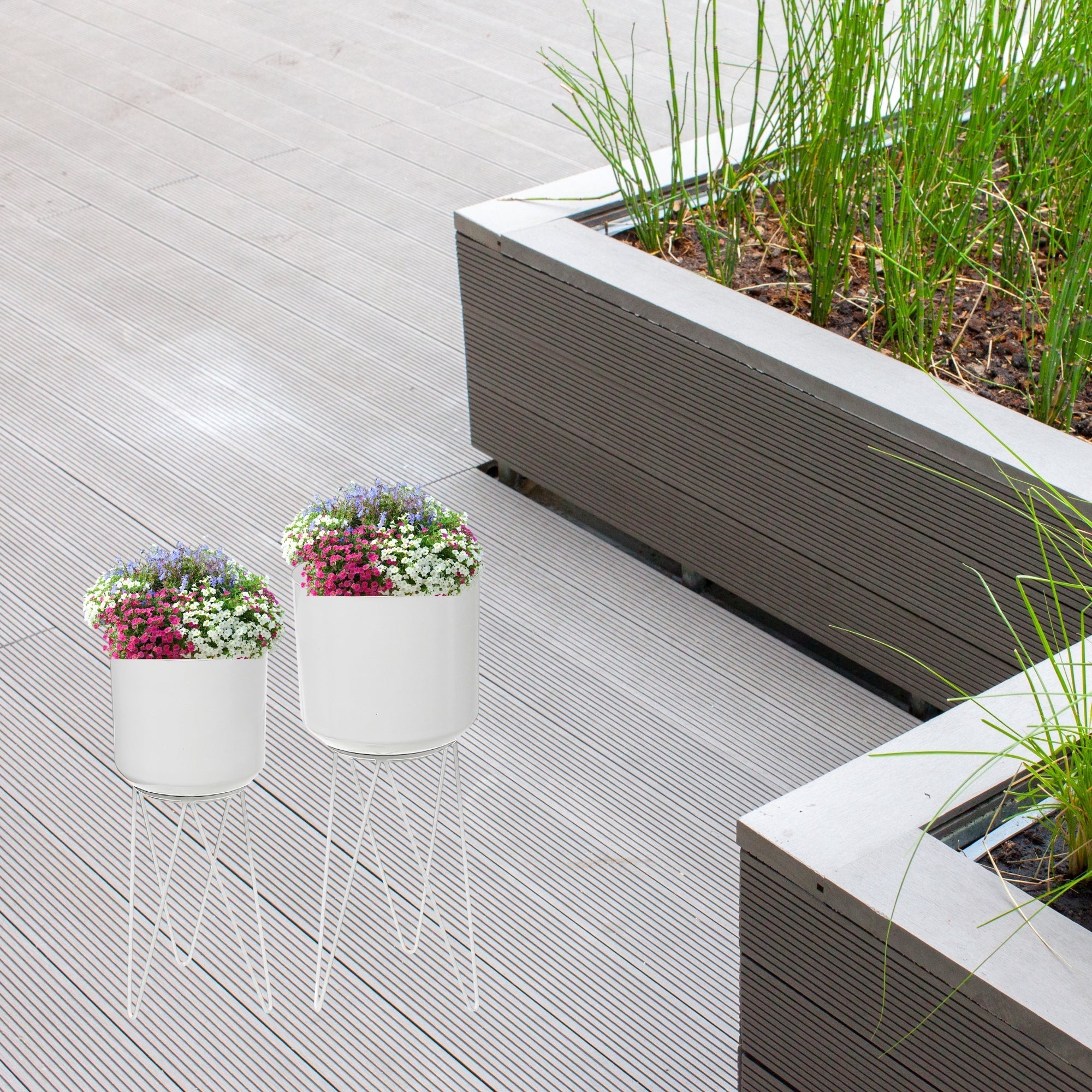 Set Of 2 Planters With Tripod Stand Black, Indoor Plant Decor