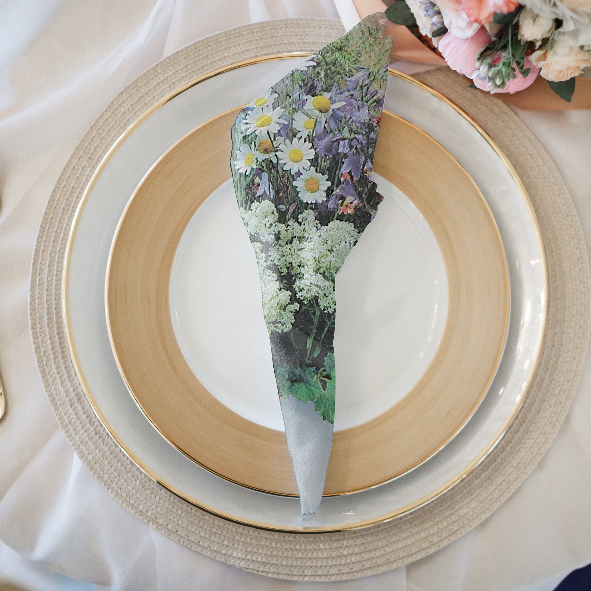 20-Pack 3-Ply Luncheon Napkins with Wild Flower Arrangement - Set of 6