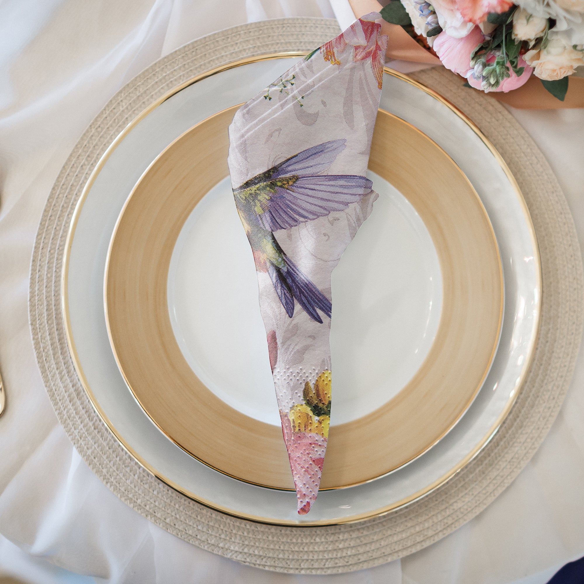 20-Pack 3-Ply Luncheon Napkins Featuring Hummingbird Design - Set of 6