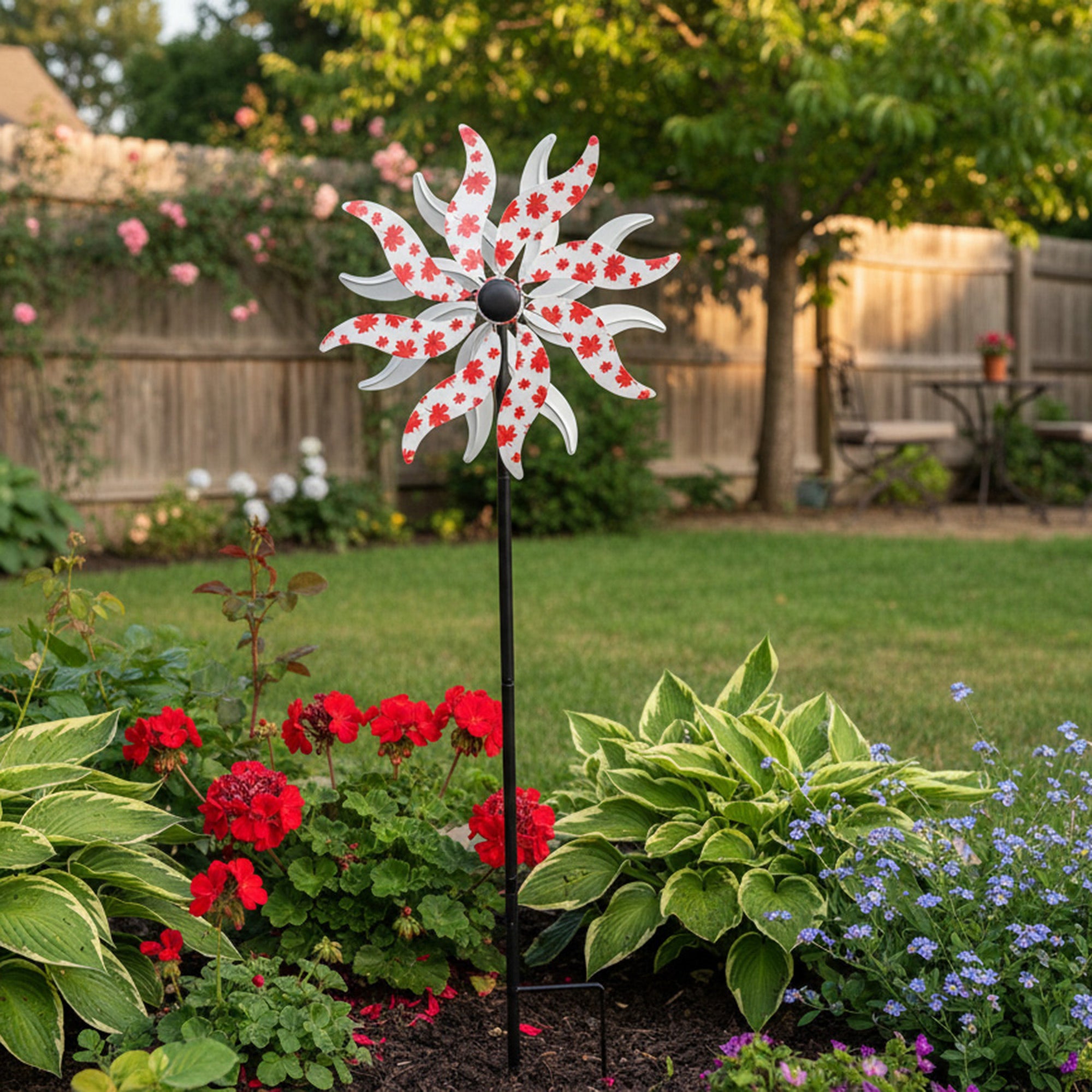 Maple Leaf Design Metal Wind Spinner Garden Stake for Yard Décor