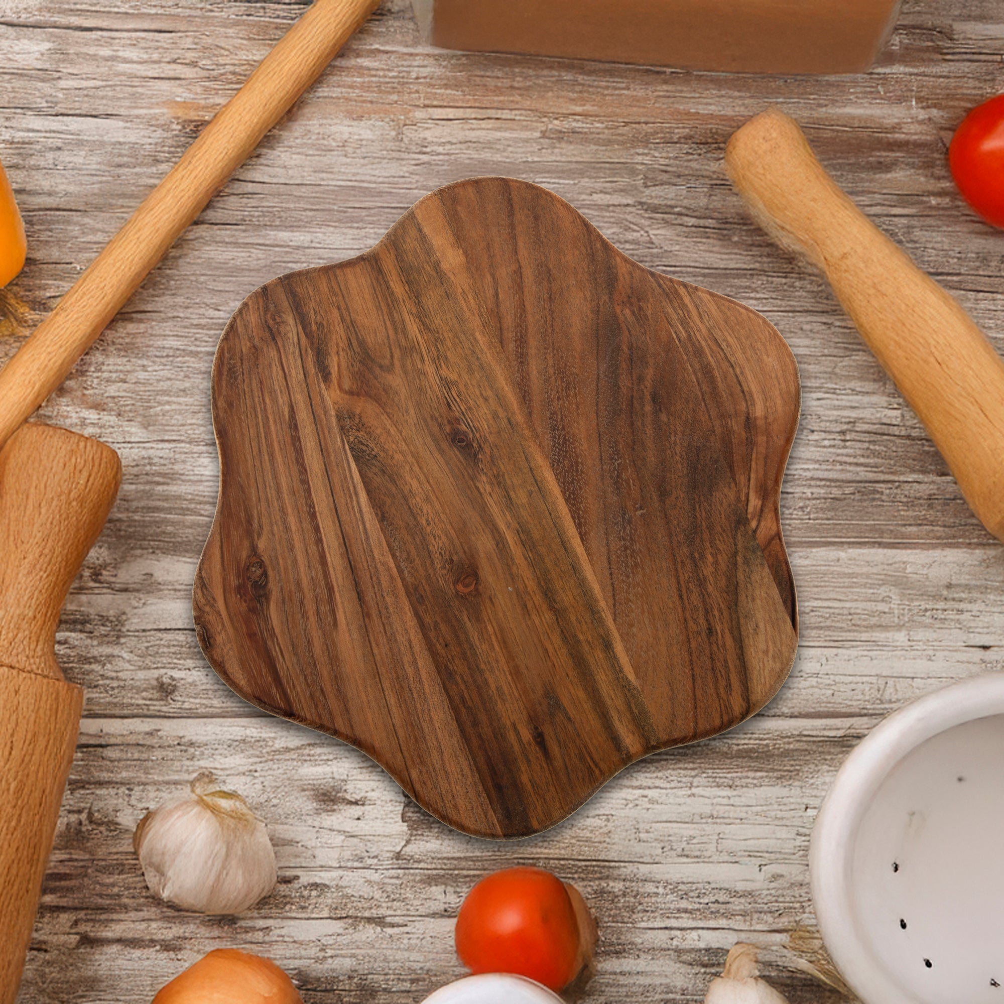 Flower-Shaped Acacia Wood Serving or Cutting Board