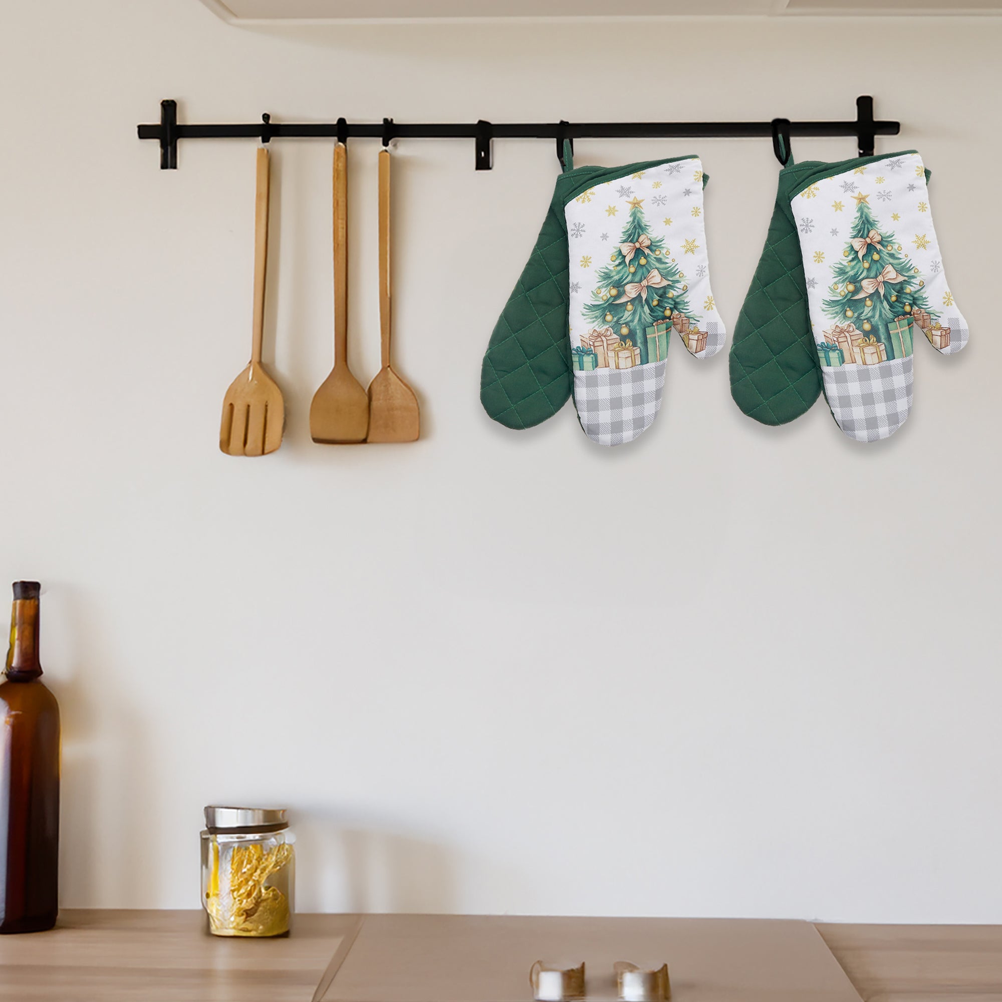 14" Oven Mitts Set of 2 Christmas Tree – Christmas Kitchen Accessory, Holiday Cooking, Festive Oven Glove