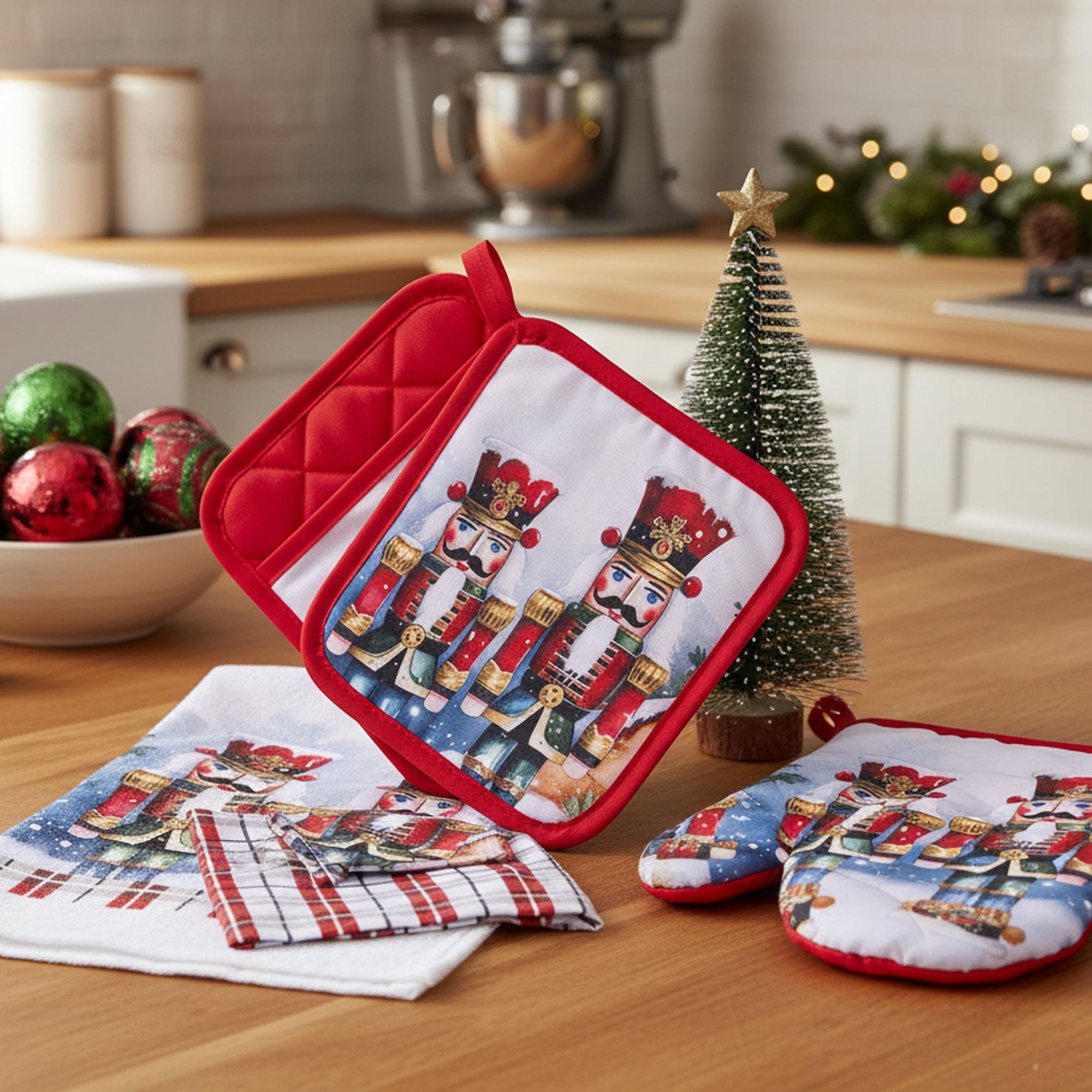 5 Piece Kitchen Set Nutcracker Twin, Christmas, Holiday Decor