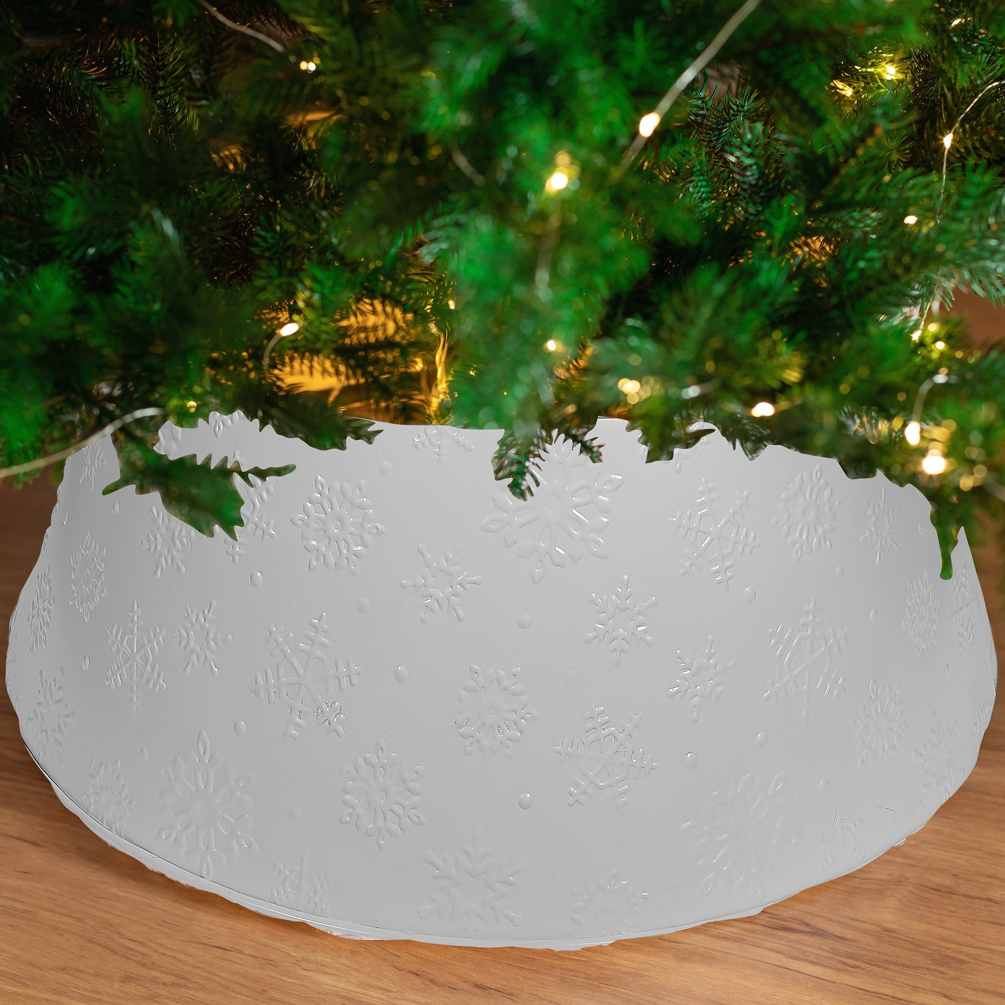 White Metal Christmas Tree Collar with Snowflakes – Holiday Tree Base Decor