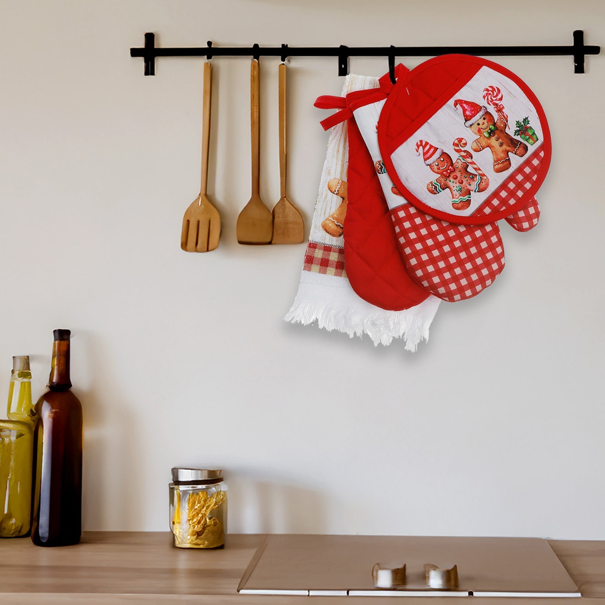4-Piece Kitchen Set Gingerbread with Border – Christmas Kitchen Linens, Holiday Cooking & Baking Accessory, Festive Table Decor
