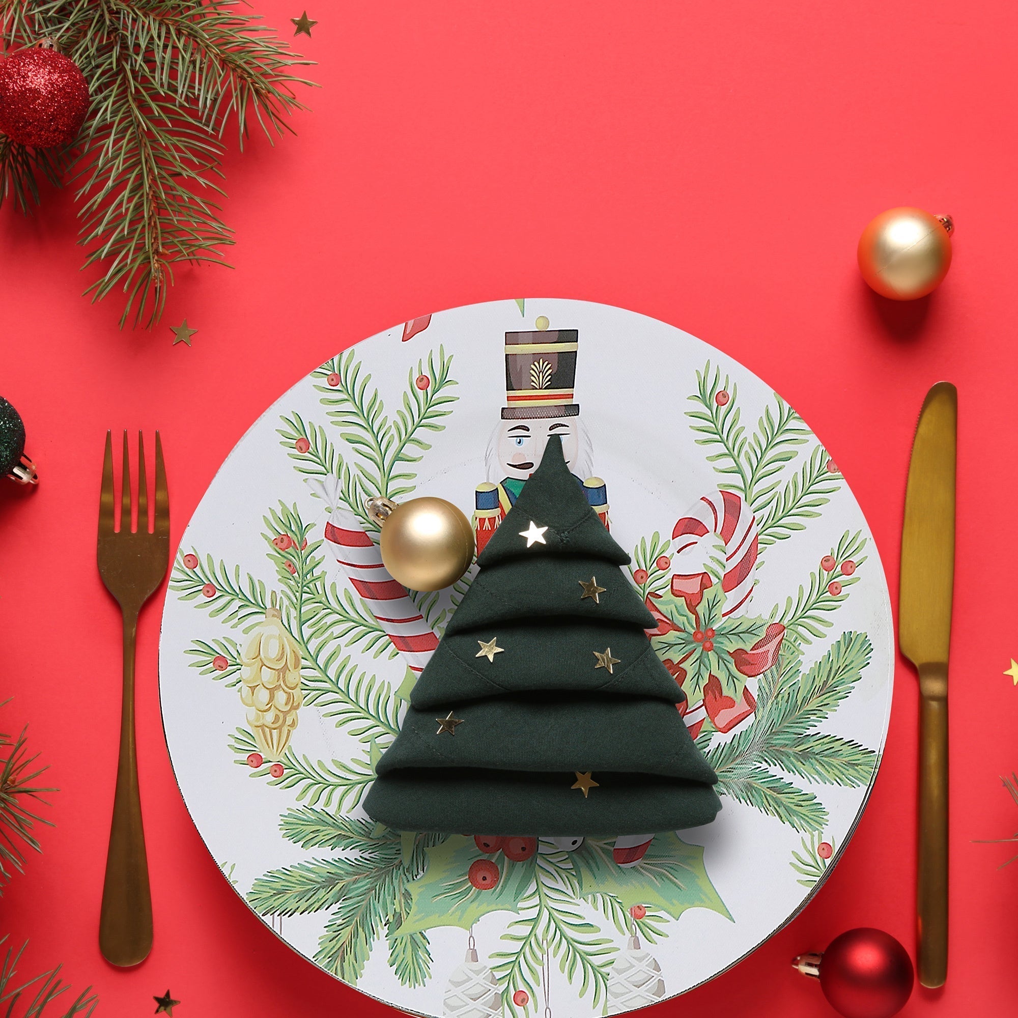 Printed Metal Charger Plate Set of 12 Nutcracker 13" – Christmas Tableware, Holiday Dinner Plates