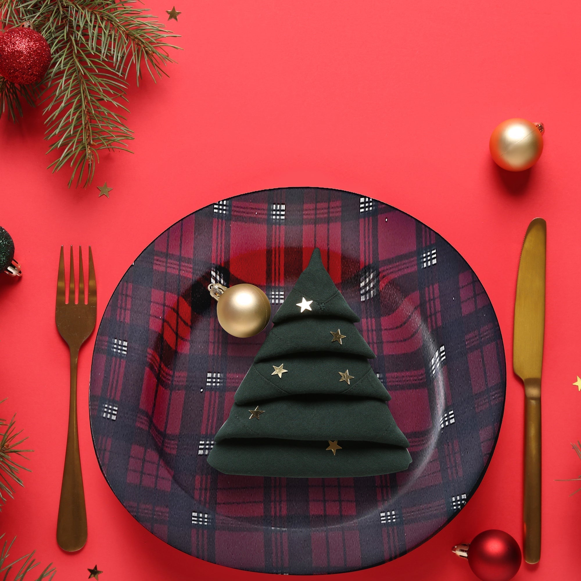 Printed Metal Charger Plate Set of 12 Red Plaid 13" – Christmas Tableware, Holiday Plates
