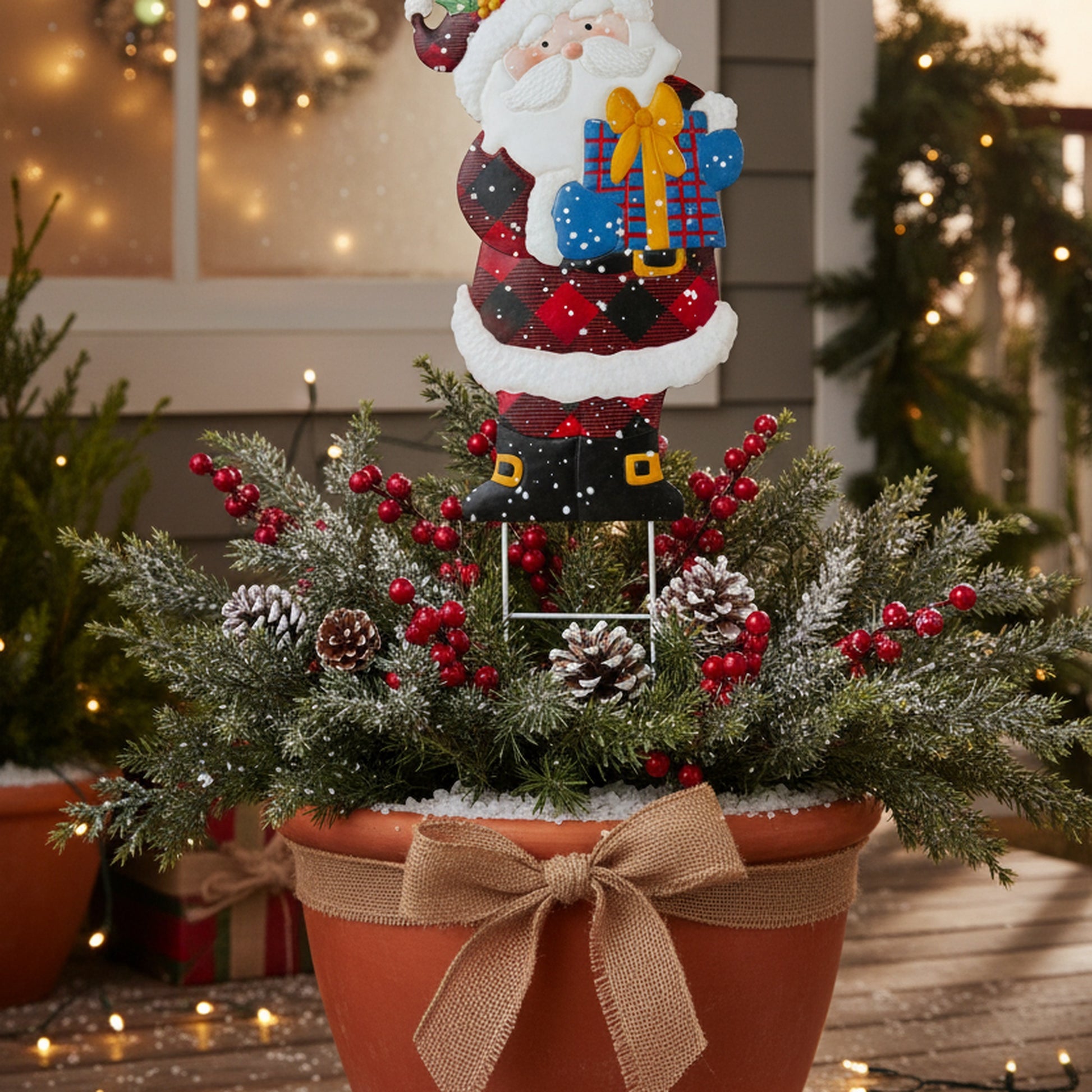 Metal Garden Stake Santa Holding Present, Christmas, Holiday Decor