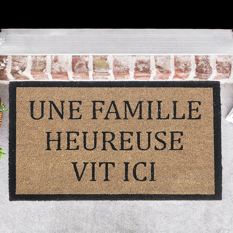 Coir Door Mat Une Famille Heureuse Vit Ici